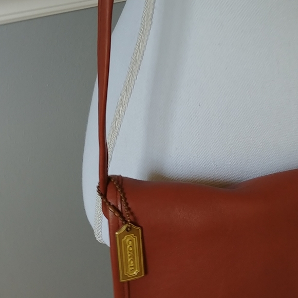 Coach - Picture 2 of 8